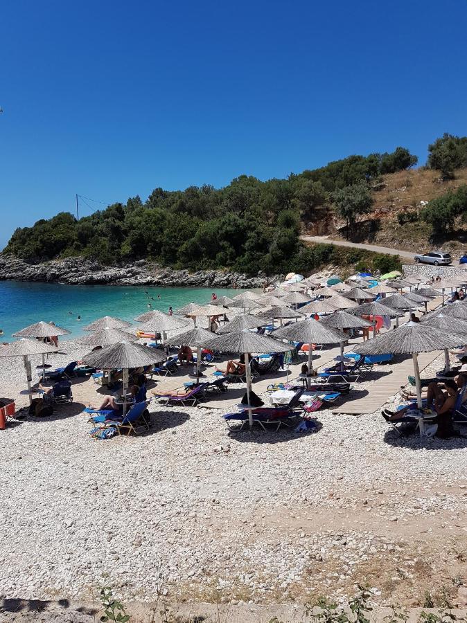 Amousso Beach Villas Marantochori Екстер'єр фото
