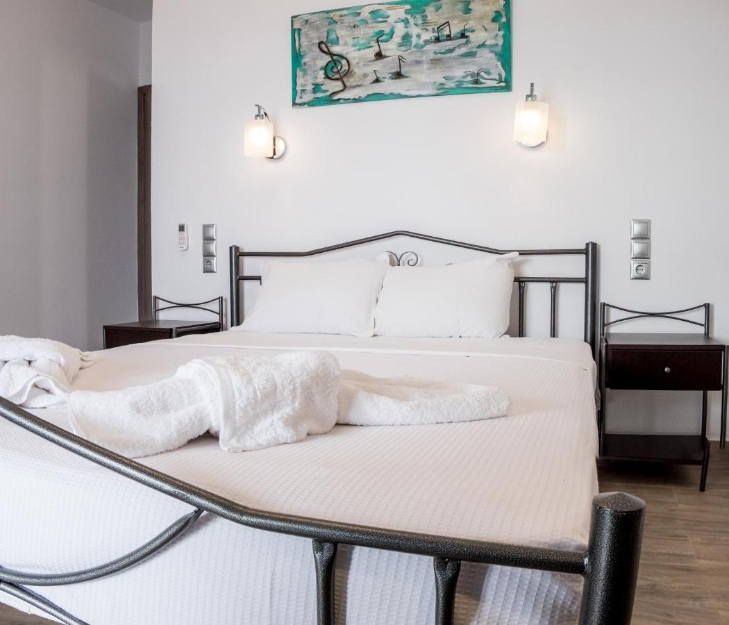 Amousso Beach Villas Marantochori Екстер'єр фото